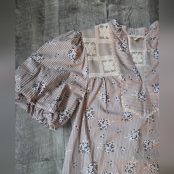 Striped Lace Detail Blouse - Picture 2 of 8